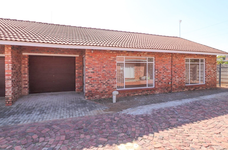 2 Bedroom Property for Sale in La Hoff North West